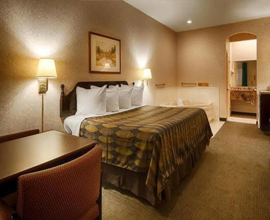 Surestay Hotel By Best Western Мишън Екстериор снимка